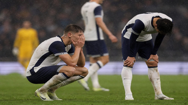 Van de Ven 'embarrassed' as De Zerbi says Spurs 'deserve everything'